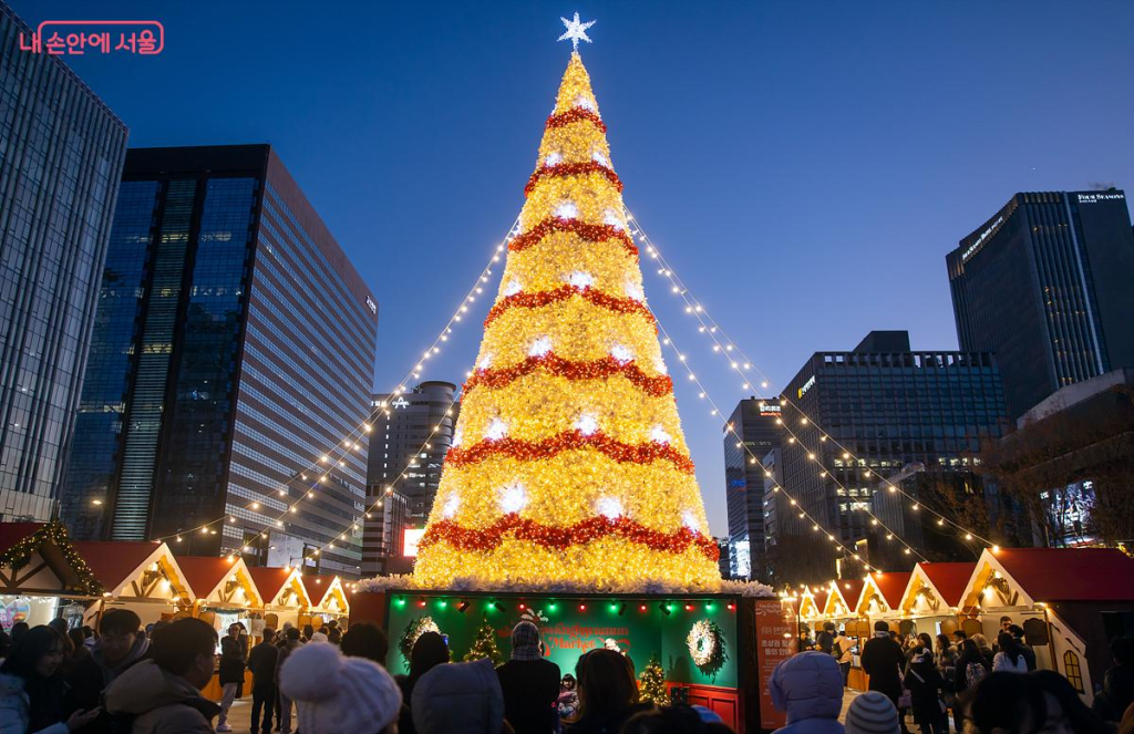 Winter Wonderland in Korea: Top 10 Most Stunning Christmas Trees You Must&nbsp;See!