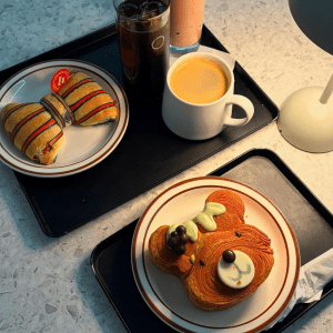 Aesthetic Vibes Near SM ☕: Top 10 Cafes in&nbsp;Seongsu-dong